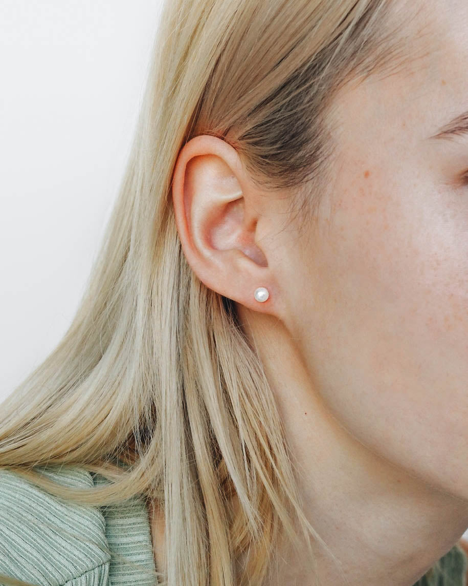 925 Silver - Pearl Studs