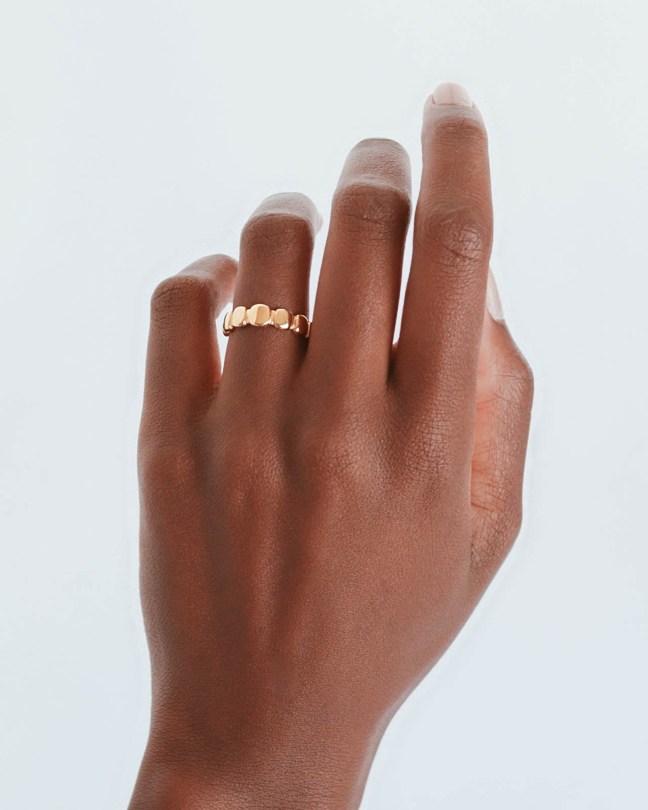 Perlenring aus 18 Karat Gold