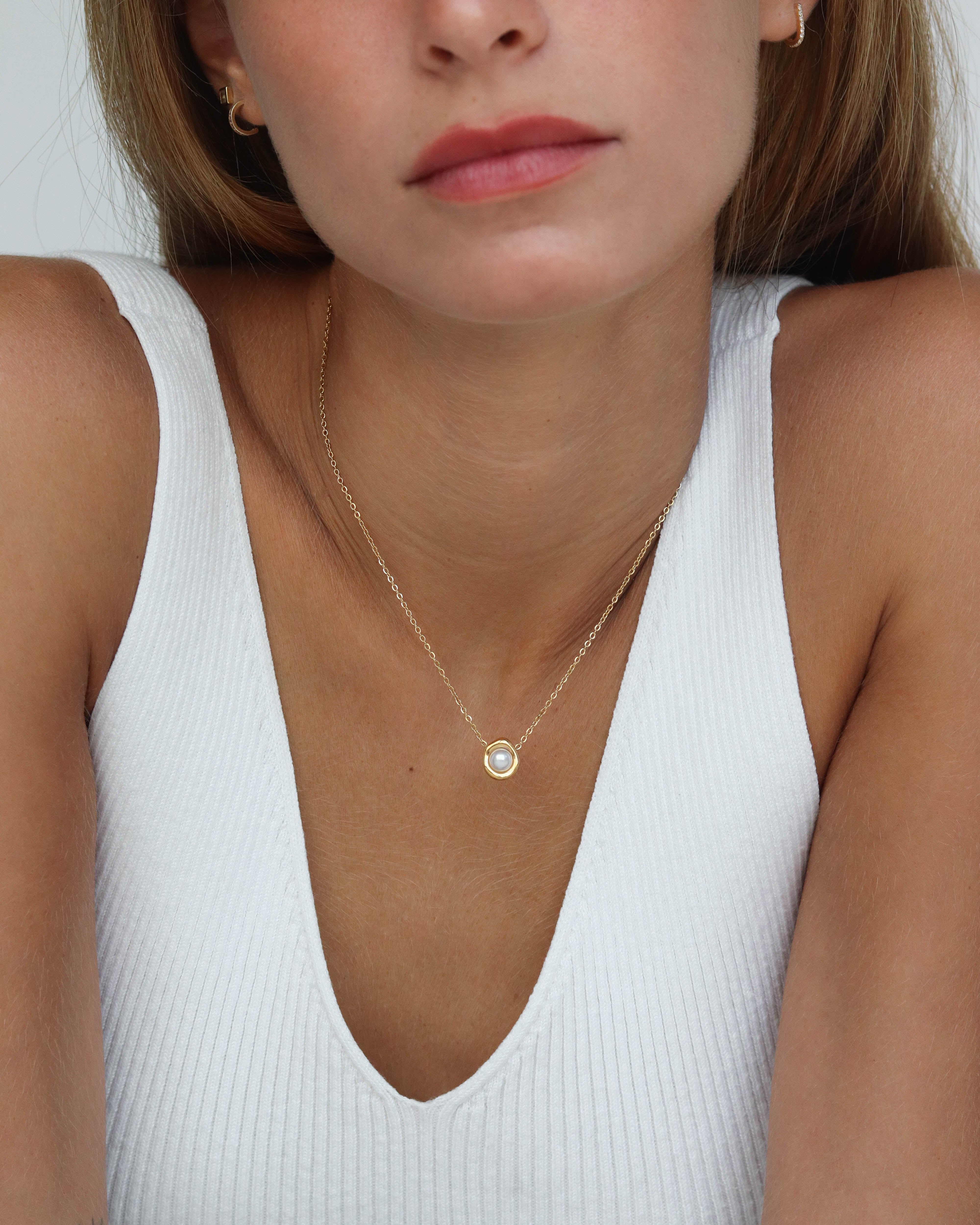 18k Pearl Necklace