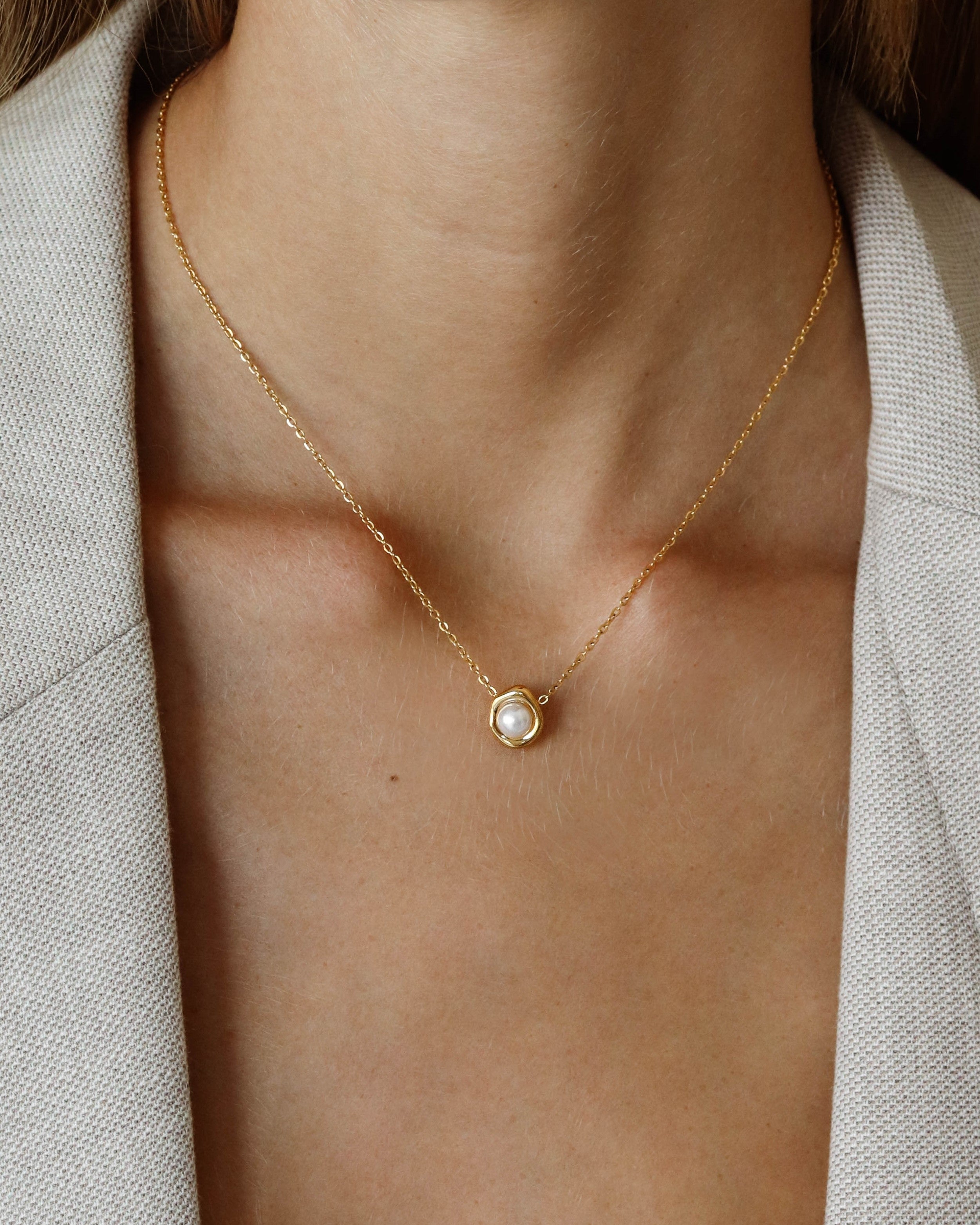 18k Pearl Necklace