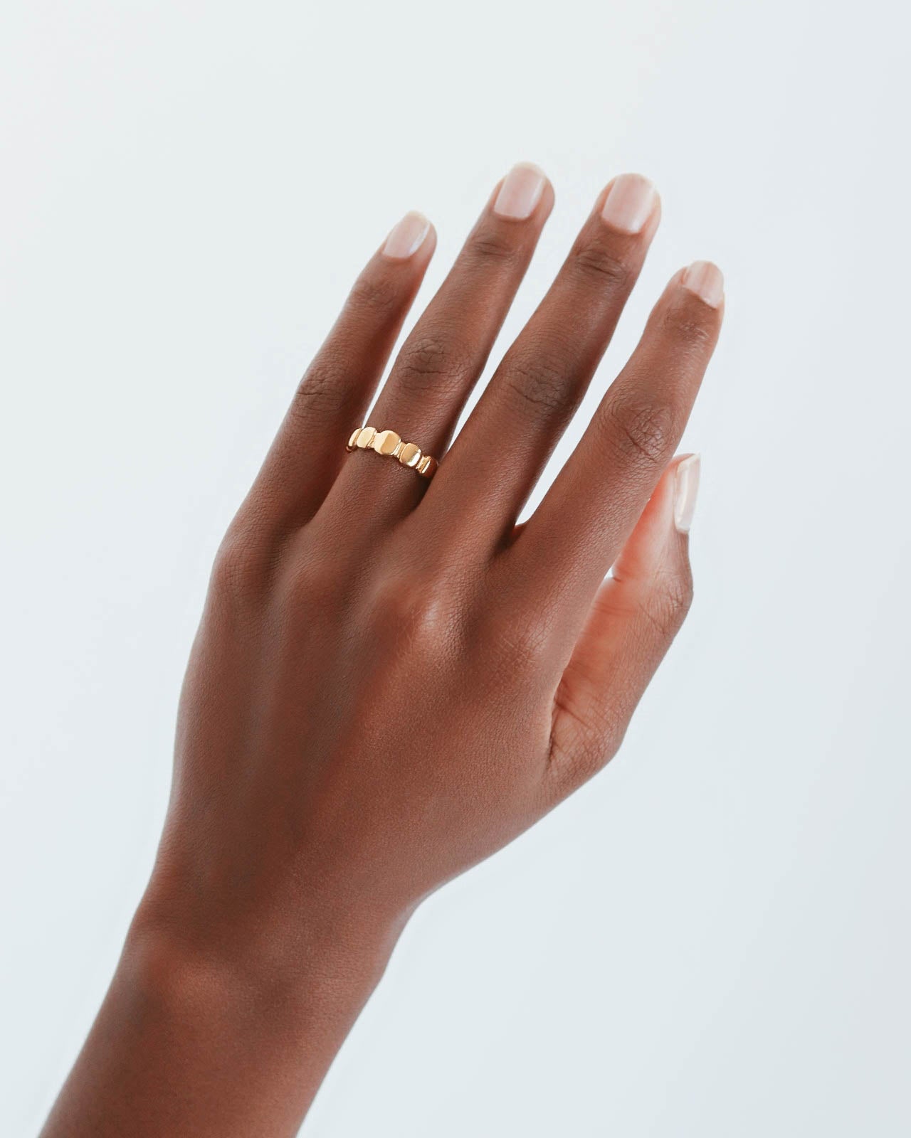 Perlenring aus 18 Karat Gold