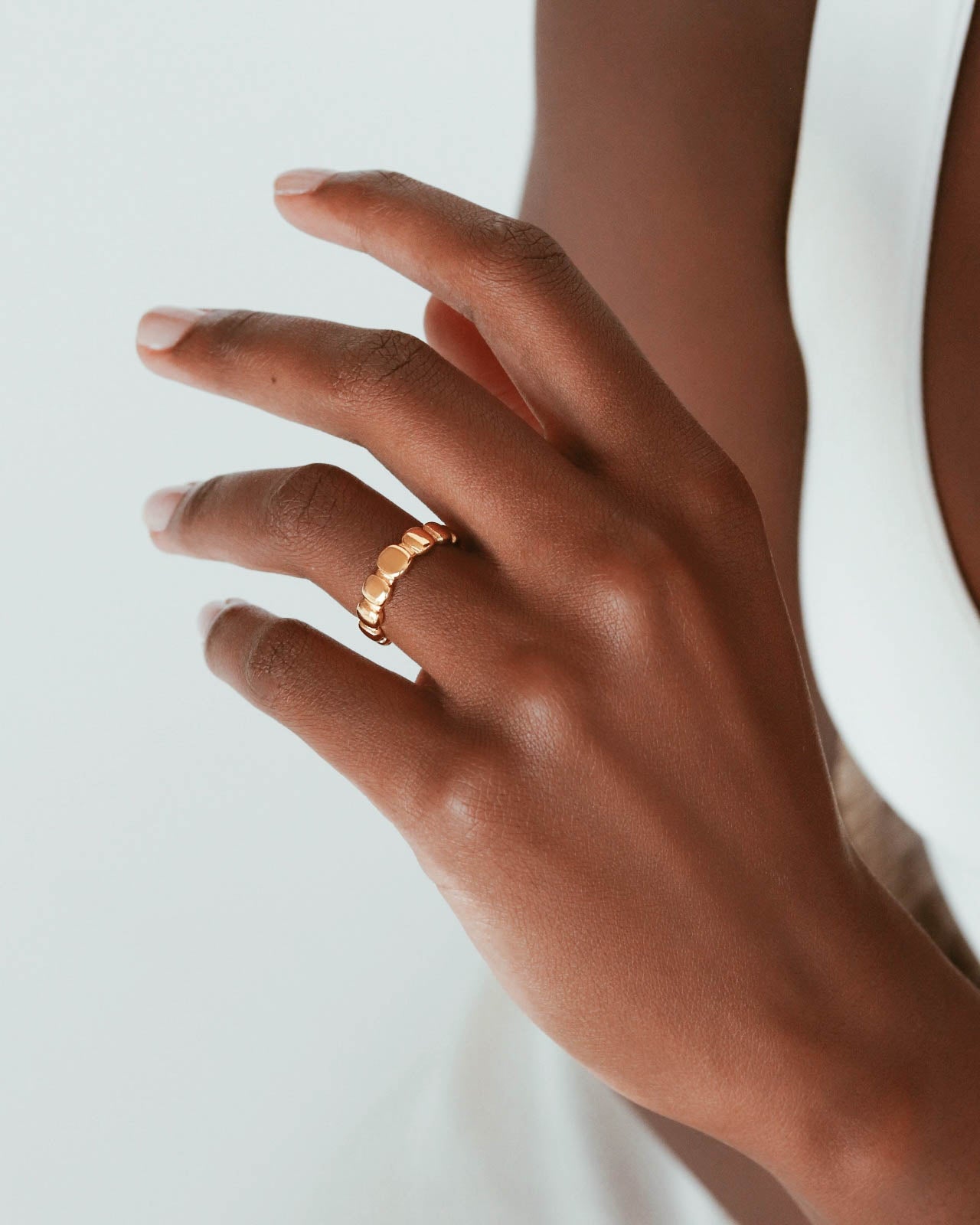Perlenring aus 18 Karat Gold
