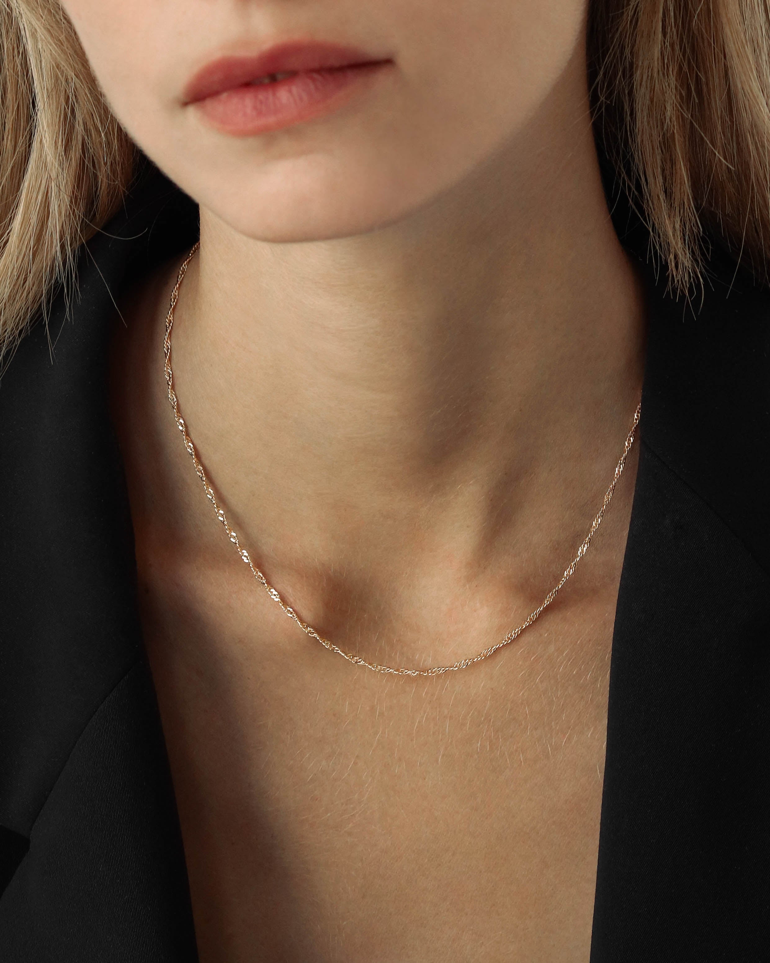 18k Twisted Chain Necklace