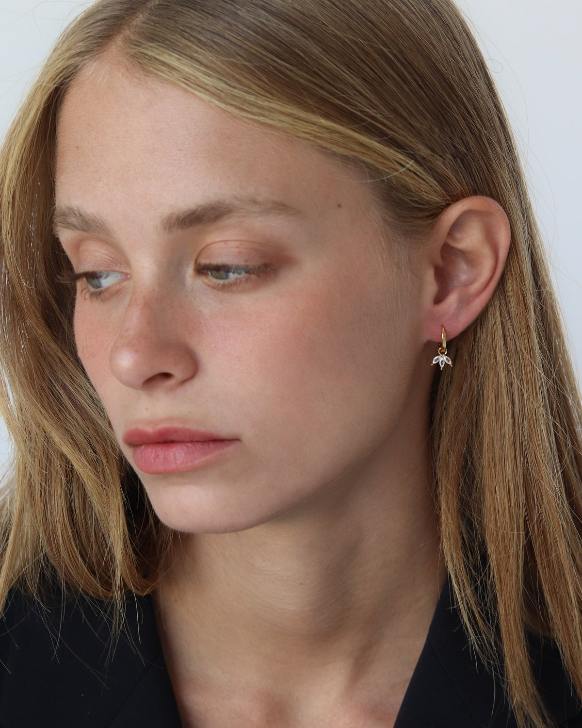 18K Monica Hoops