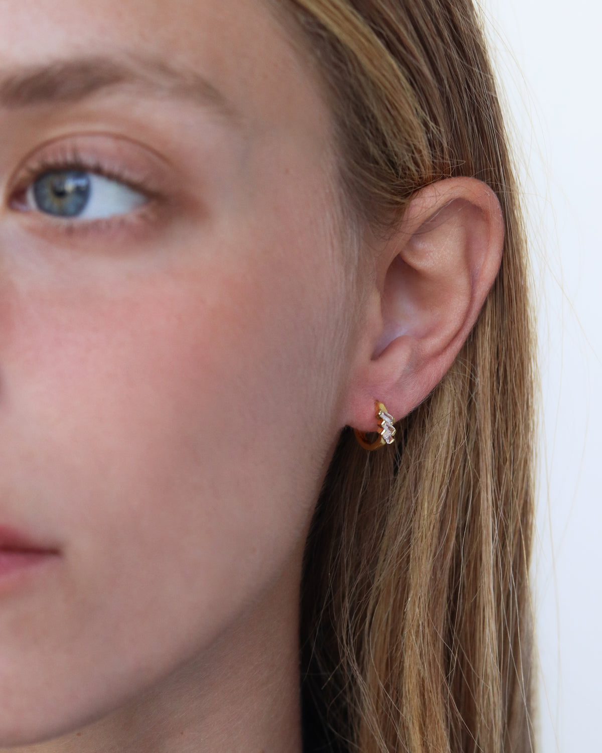 18K Monica Hoops