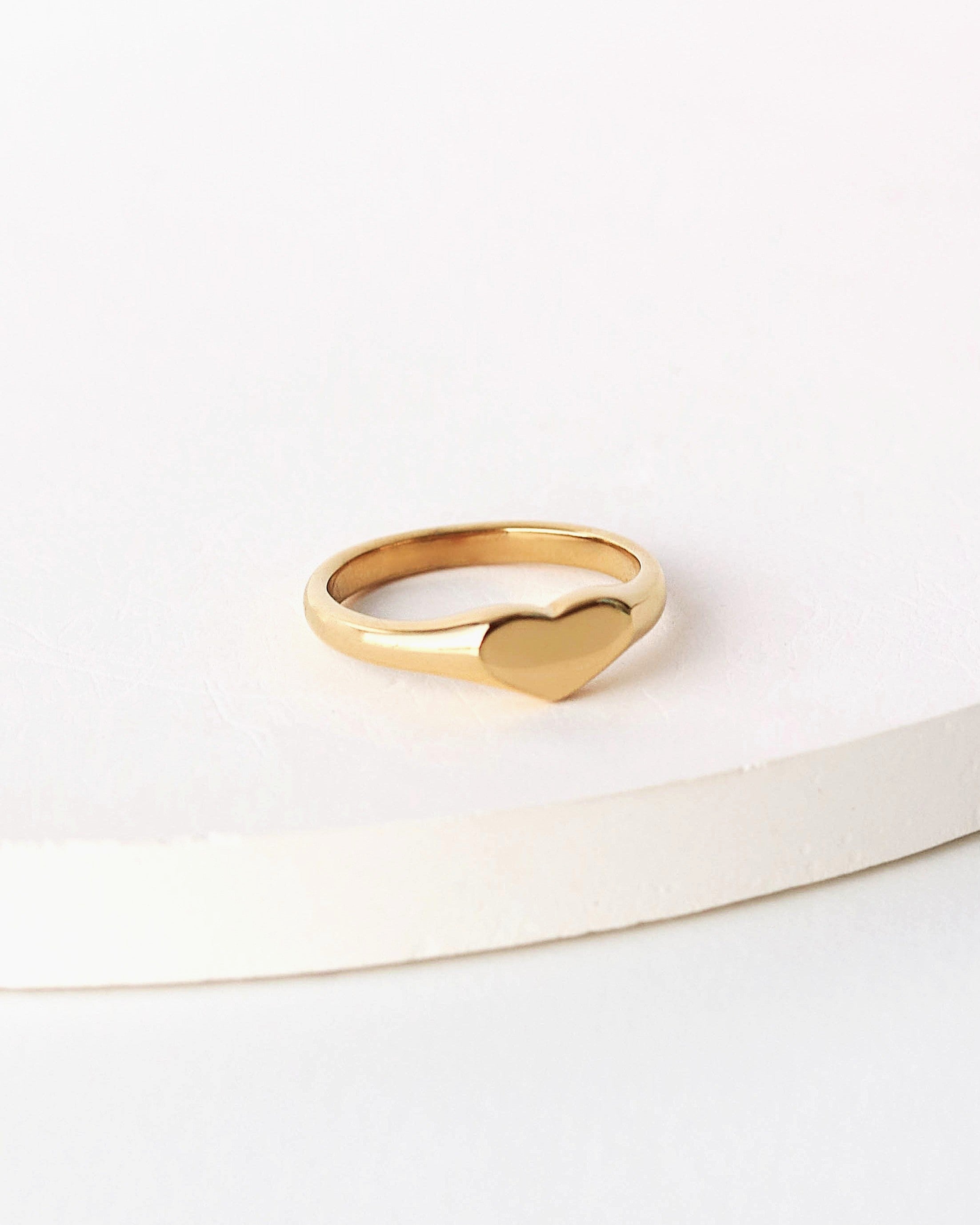 18K Gold Heart Ring